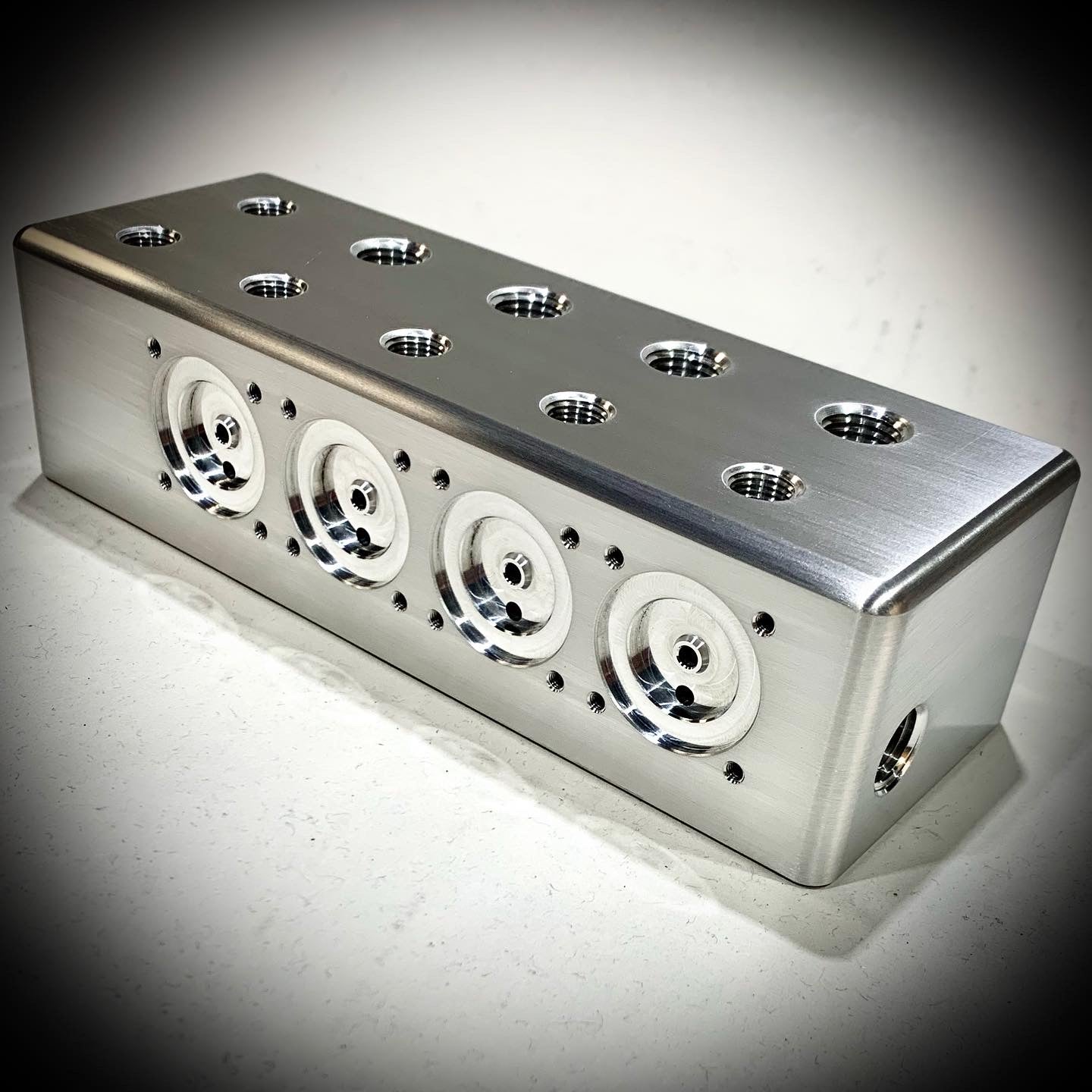 SMC Solenoid Conversion Manifold w/ Gauge & PSI Switch Ports